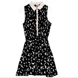 Sleeveless collared button up bird print chiffon A-line dress - Black and White
